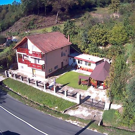 Pensiunea Ilarie Ocnele Mari Exterior foto